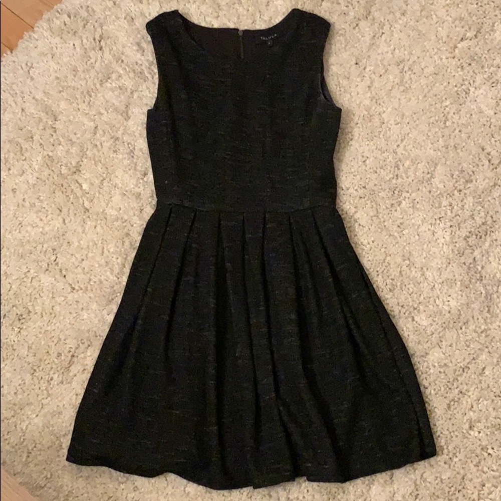 Aritzia Talula Grey Pleated Dress 0